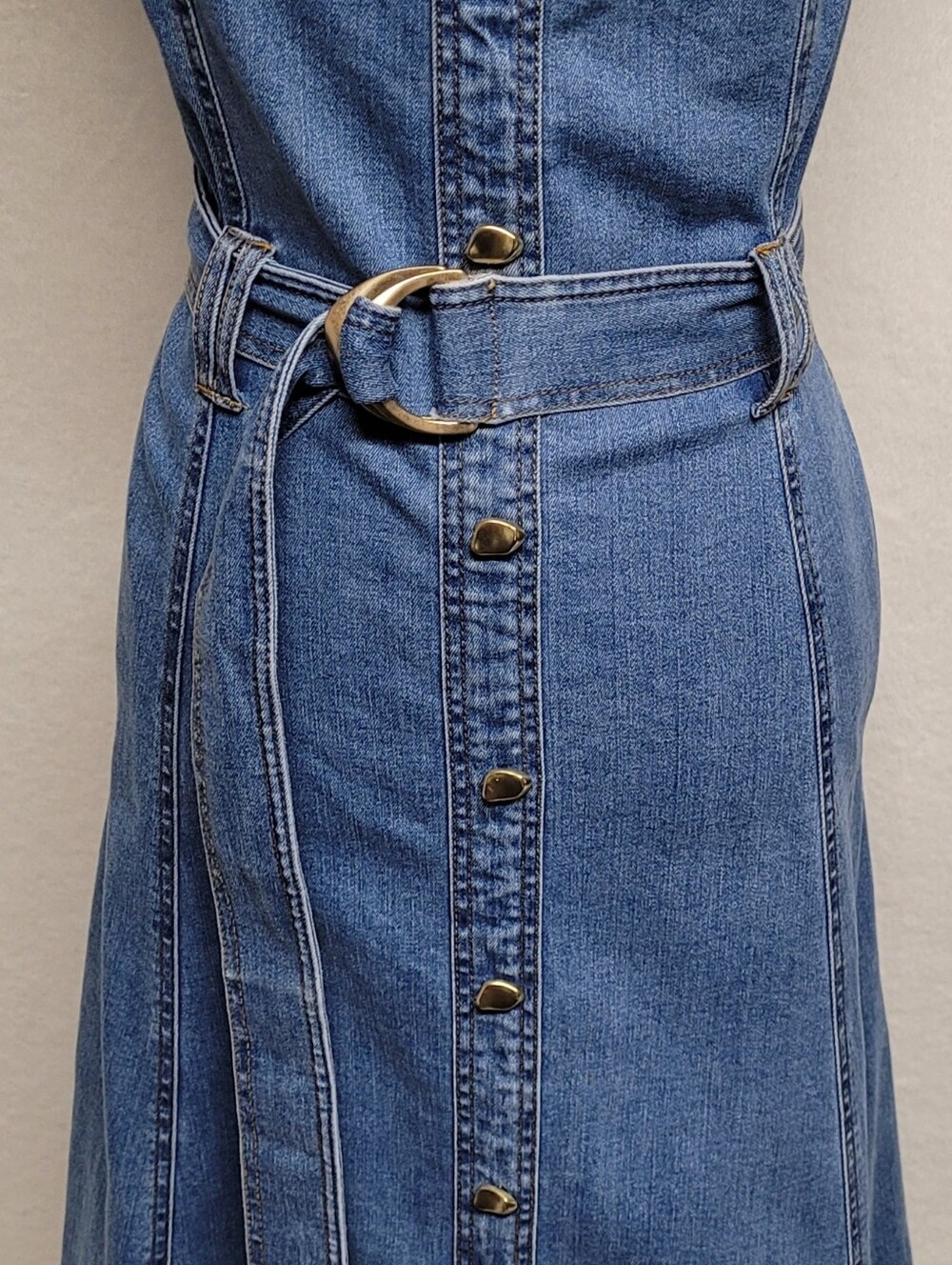 House of Harlow Stretchy Denim Belted Sweetheart Neck Fit & Flare Midi Dress 10 - Picture 4 of 13